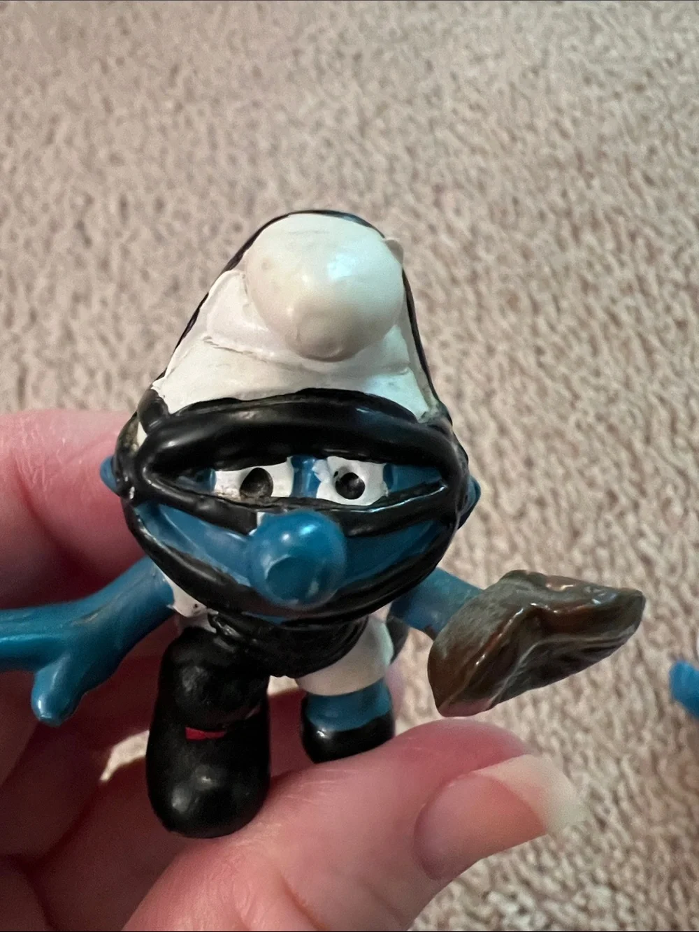 Vintage Smurf baseball catcher pvc figurine